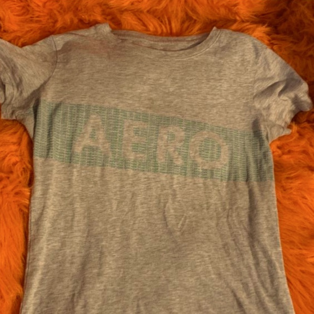 Small aero shirt and size 5-6 bed room shoes